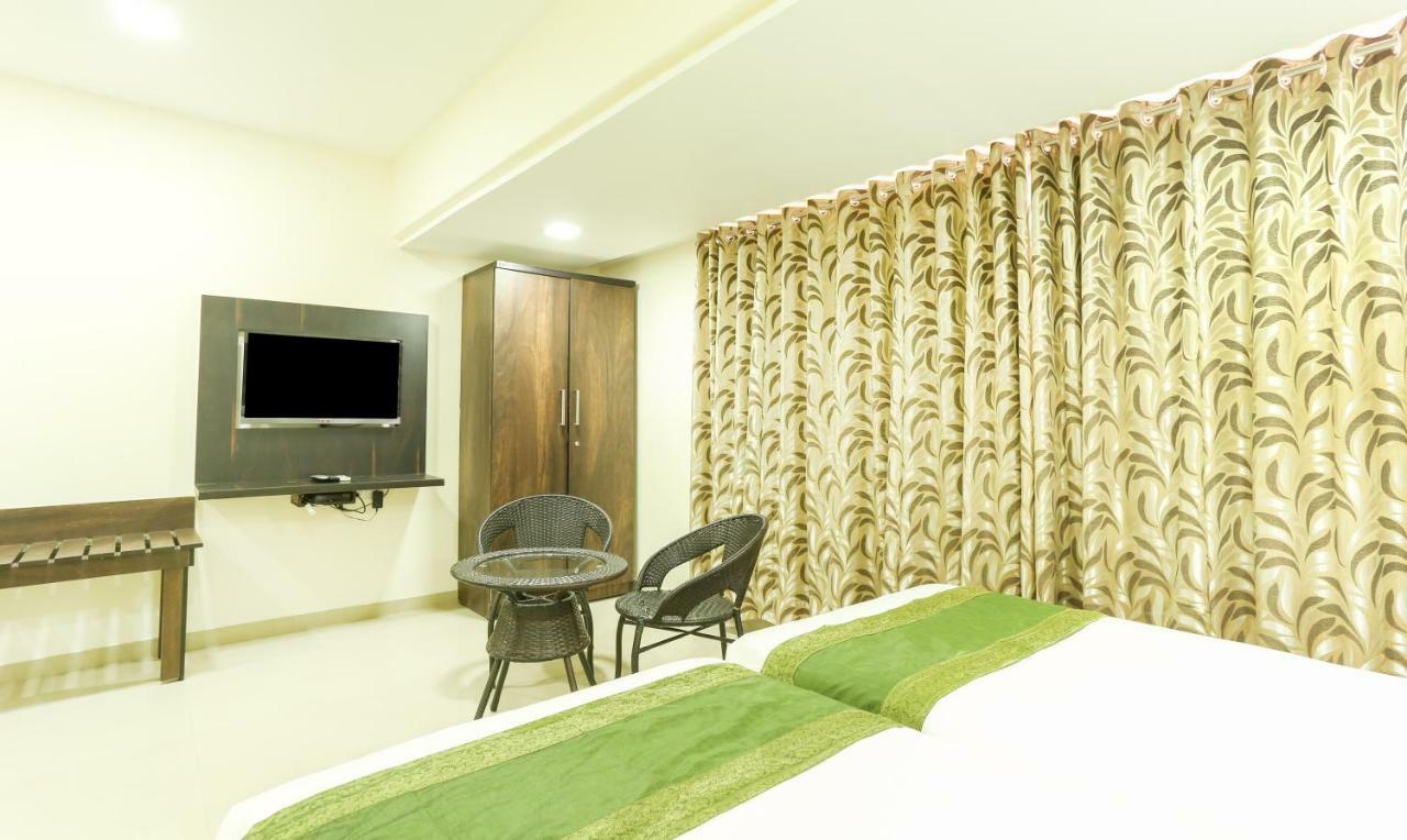 Treebo Trend Aviva Suites Mumbai Ngoại thất bức ảnh